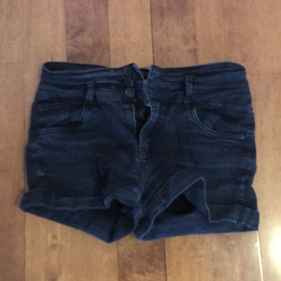 Black jean shorts in 9 us - Picture 1 of 1